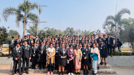 केरल समाजम मॉडल स्कूल के विद्यार्थियों ने किया अर्का जैन यूनिवर्सिटी का दौरा