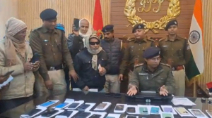 साल के अंत में लोगों के चेहरों पर आई खुशी