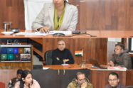 डीसी निधि मलिक का सख्त रुख: रियासी में पानी और ज़मीन से जुड़े कामों में लाएं तेज़ी