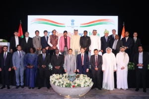 दुबई में तिरंगे की शान: भारत के 77वें गणतंत्र दिवस पर उमड़ा प्रवासी भारतीयों का हुजूम