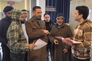 कुलगाम की मिसाल: 12 हजार बुजुर्गों को मिला 5 लाख का 'सुरक्षा कवच'