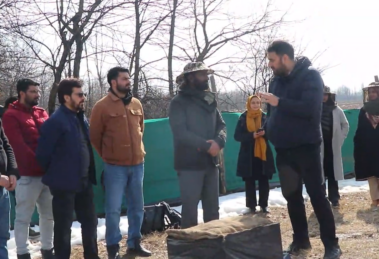 इसे 'माइग्रेशन' कहते हैं। इसमें खर्चा भी होता था, भागदौड़ भी और छत्तों के नुकसान का डर भी बना रहता था। लेकिन वैज्ञानिकों की इस नई तकनीक ने मानो किसानों की एक बड़ी चिंता दूर कर दी है।