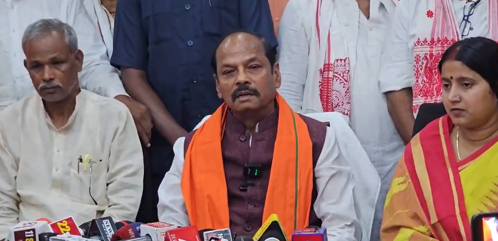 नारी शक्ति वंदन विधेयक को लेकर कांग्रेस-झामुमो को घेरा।