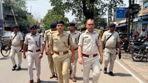 रामगढ़ की सड़कों पर अब 'प्रहरी' का पहरा: अपराधियों में खौफ और जनता में विश्वास जगाने उतरे एसपी मुकेश लुनायत