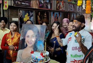 29 सालों से पप्पू सरदार मना रहे हैं यह अनोखा जन्मदिन।