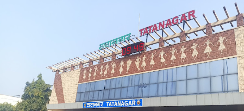 टाटानगर रेलवे यार्ड में तेंदुए की दस्तक से दहशत।